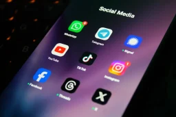 How Social Media Rewires Your Brain